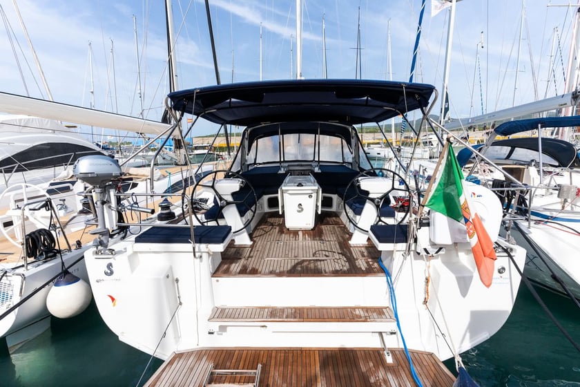 Castiglioncello Yelkenli 5 kabin Konaklama 12 kişi Seyir 12 kişi 15.94 m İlan No: #17593 3