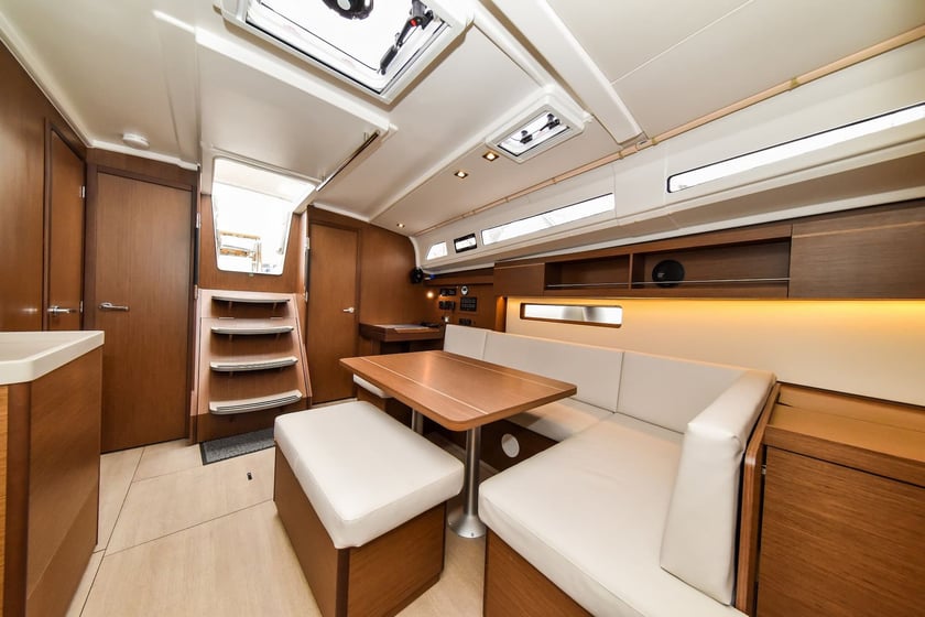 Zadar Velero Cabina 3  8  literas 8  invitados 12.87 m Número de anuncio: #17625 5