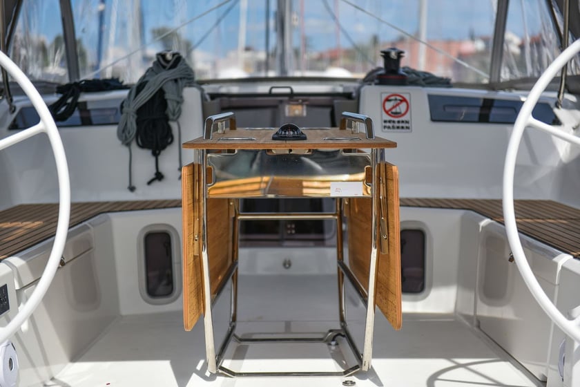Zadar Velero Cabina 3  8  literas 8  invitados 12.87 m Número de anuncio: #17625 3