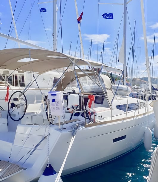 Šibenik Sailboat 3 cabin 8 berths 8 guests 11.75 m Listing Number: #17638 4