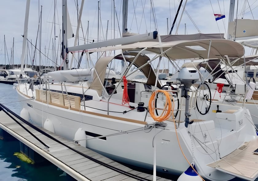 Šibenik Sailboat 3 cabin 8 berths 8 guests 11.75 m Listing Number: #17638 3