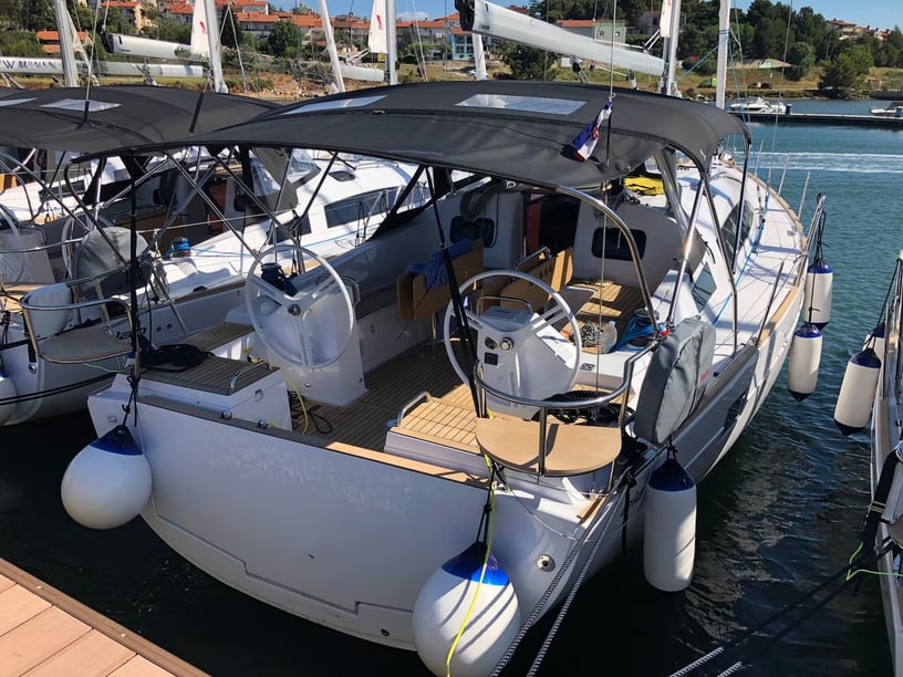 Punat Sailboat 4 cabin 10 berths 8 guests 13.85 m Listing Number: #17652