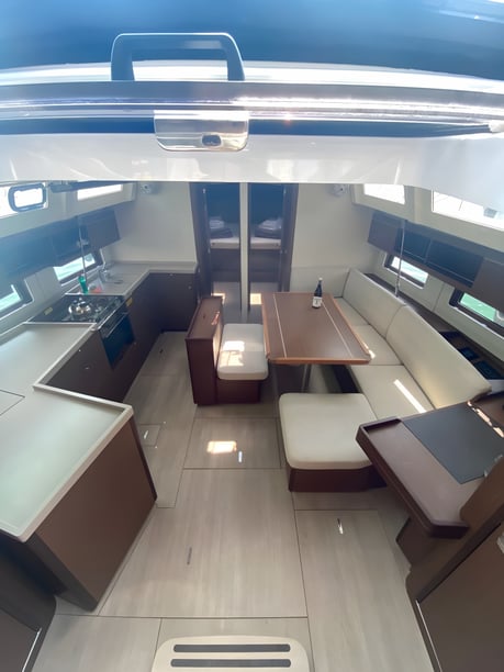 Volos Voilier Cabine 4  Couchettes 8  Invités 8  13.65 m Numéro de l'annonce: #17660 5