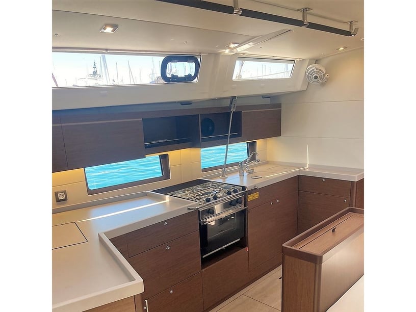 Athens Sailboat 4 cabin 10 berths 10 guests 14 m Listing Number: #17670 4