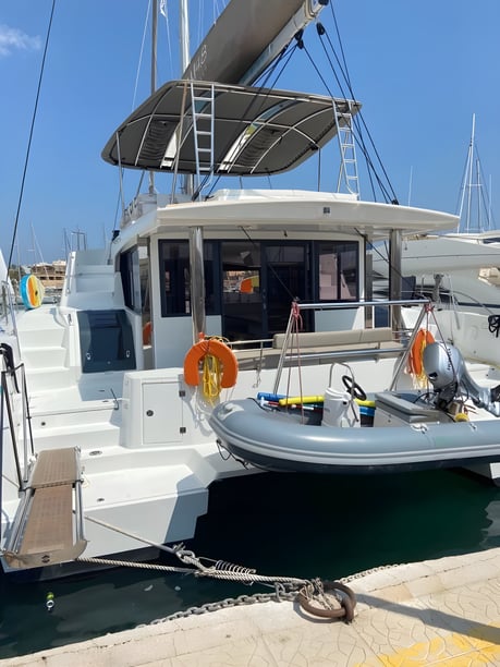 Lavrion Catamaran 5 cabin 12 berths 12 guests 14.86 m Listing Number: #17673 3