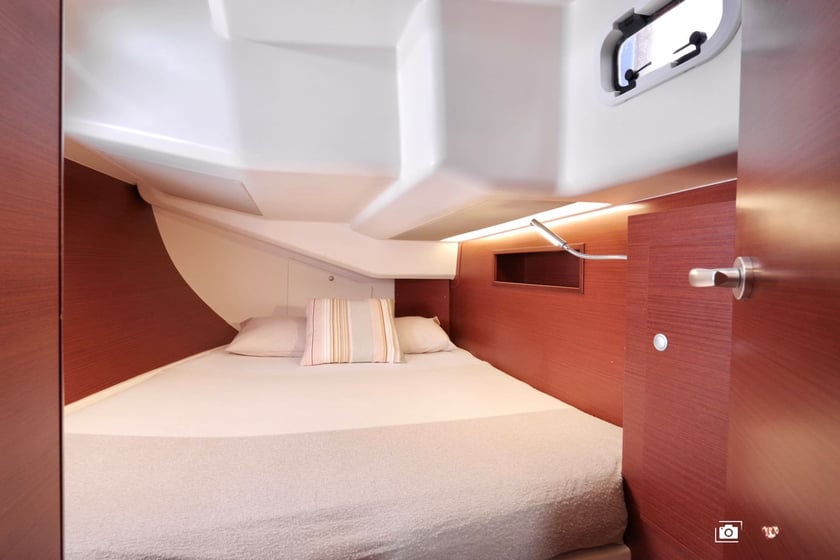 Puntone Velero Cabina 4  10  literas 10  invitados 14.04 m Número de anuncio: #17675 4