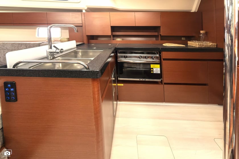 Puntone Velero Cabina 4  10  literas 10  invitados 14.04 m Número de anuncio: #17675 5