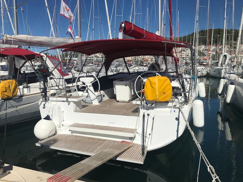 Spalato Barca a vela cabina 5  cuccette 12  12  ospiti 14.6 m Numero dell'inserzione: #17678 3