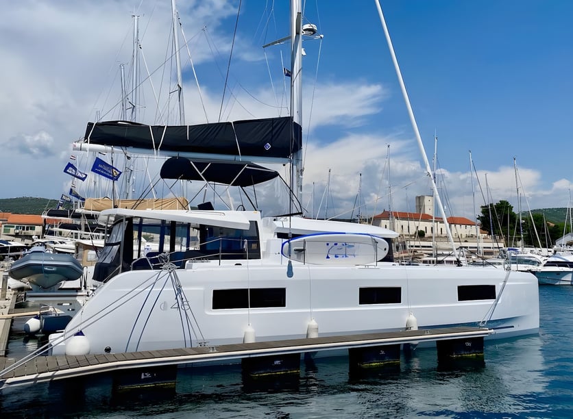 Sibenik Katamaran 6 Kabine 12 Liegeplätze 12 Gäste 13.99 m Nummer des Inserats: #17697