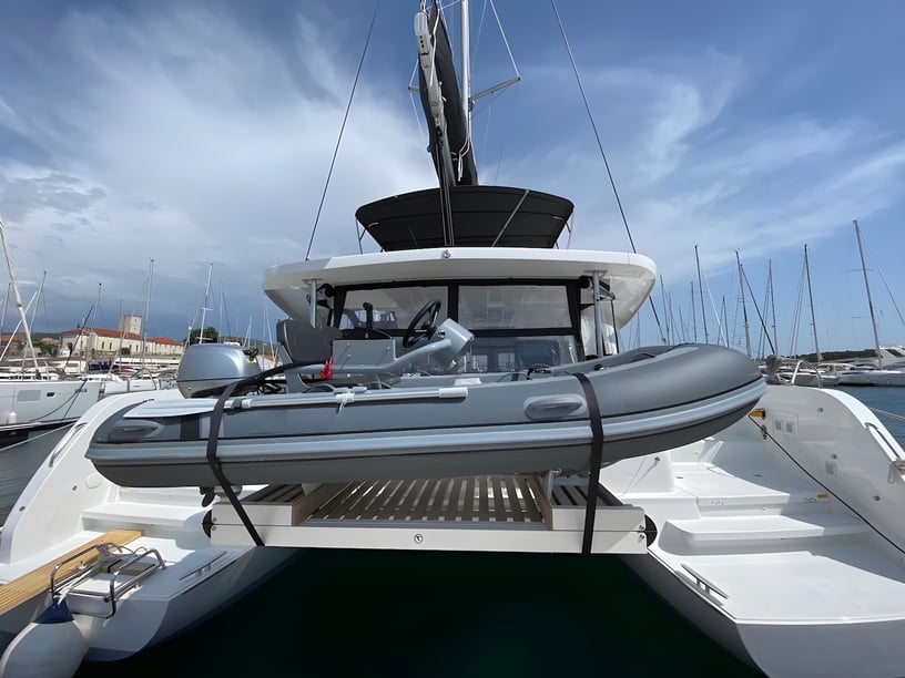 Sibenik Katamaran 6 Kabine 12 Liegeplätze 12 Gäste 13.99 m Nummer des Inserats: #17697 3