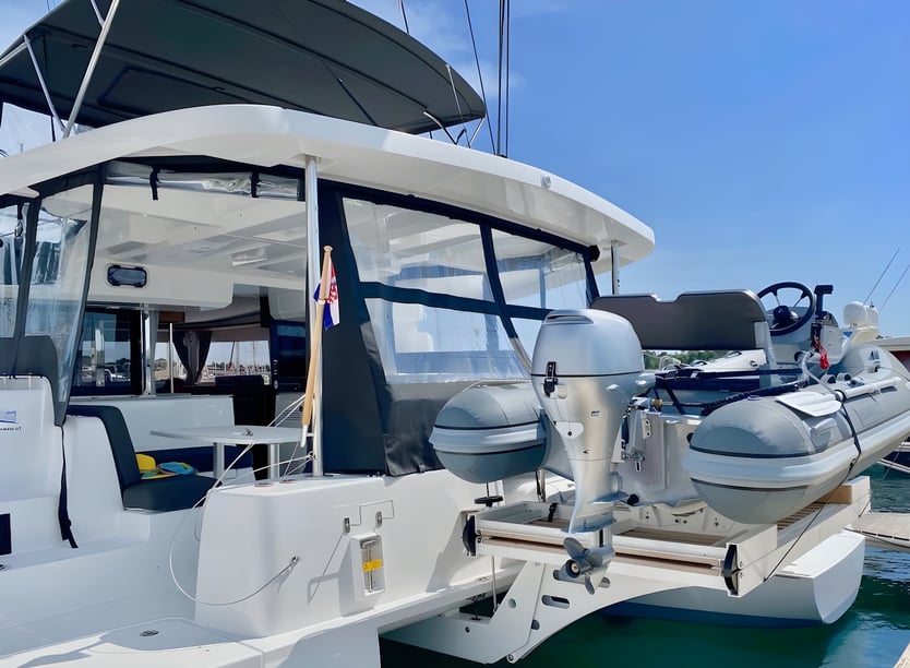 Sibenik Katamaran 6 Kabine 12 Liegeplätze 12 Gäste 13.99 m Nummer des Inserats: #17697 4