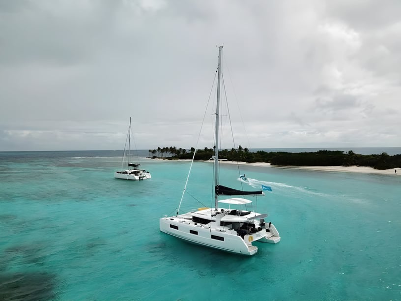 Portisco Catamarán Cabina 5  9  literas 9  invitados 13.99 m Número de anuncio: #17698