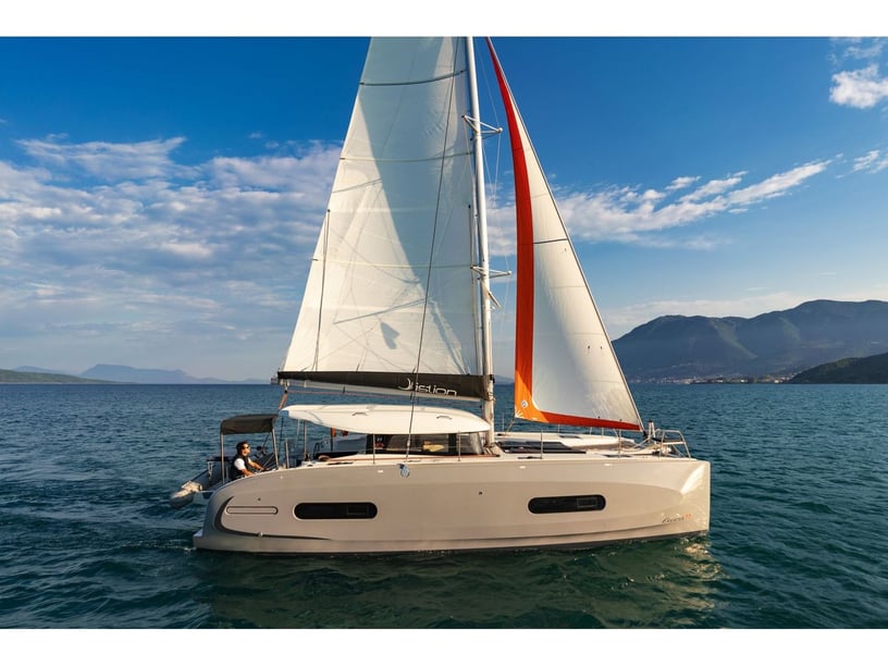 Lefkada Catamaran Cabine 6  Couchettes 10  Invités 12  11.42 m Numéro de l'annonce: #17716