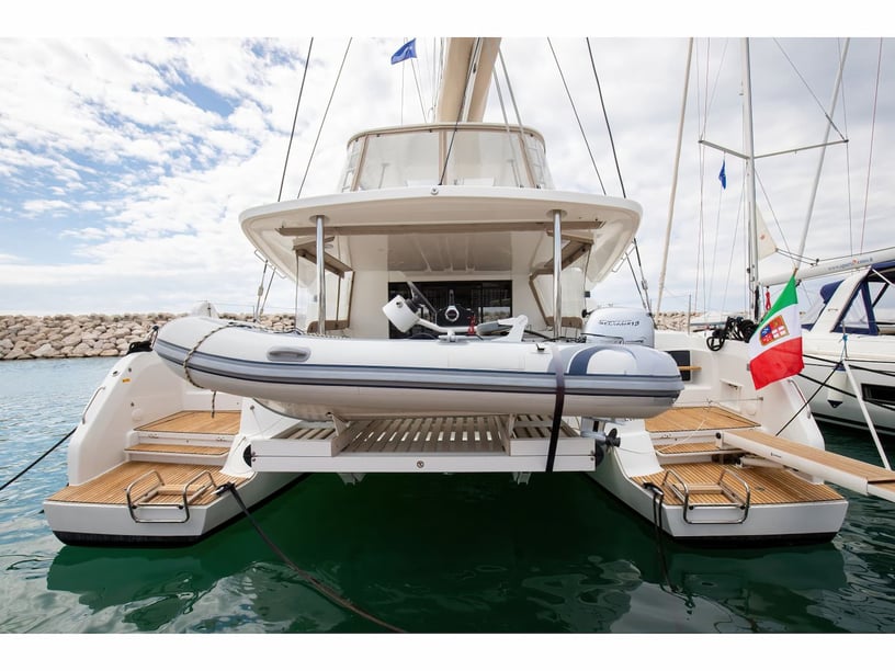 Salerne Catamaran Cabine 6  Couchettes 12  Invités 14  14.75 m Numéro de l'annonce: #17718