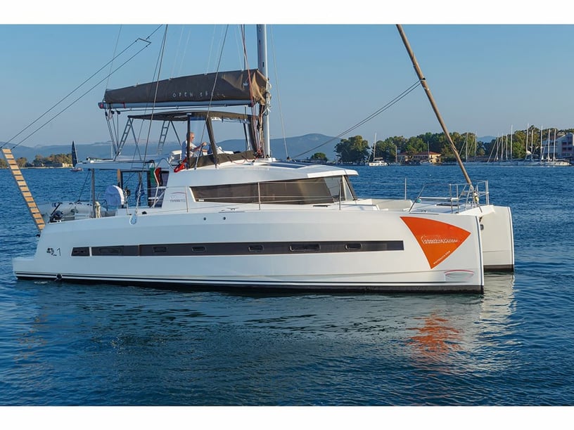 Preveza Catamaran 5 cabin 10 berths 10 guests 12.37 m Listing Number: #17725