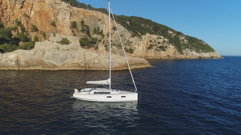 Dubrovnik Zeilboot Cabine 3  8  slaapplaatsen 8  gasten 11.6 m Lijstnummer: #17727 4