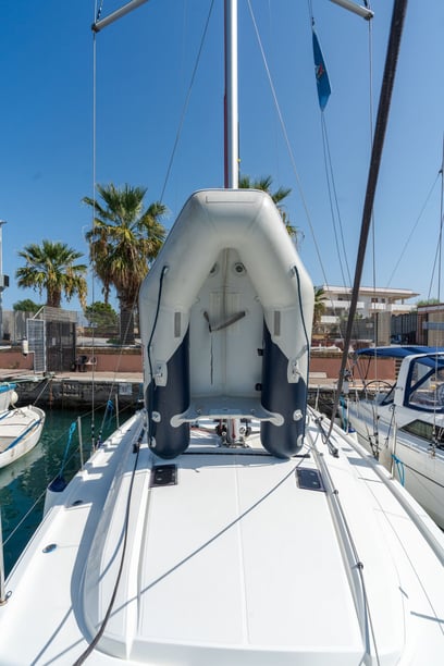 Olbia Barca a vela cabina 4  cuccette 8  8  ospiti 12.43 m Numero dell'inserzione: #17740 4