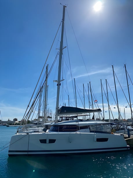 Sukošan Catamaran Cabine 6  Couchettes 12  Invités 12  12.58 m Numéro de l'annonce: #17742 3