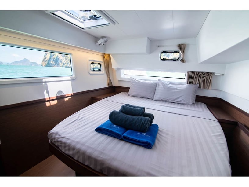 Phuket Catamarano cabina 4  cuccette 10  12  ospiti 12.94 m Numero dell'inserzione: #17746 2