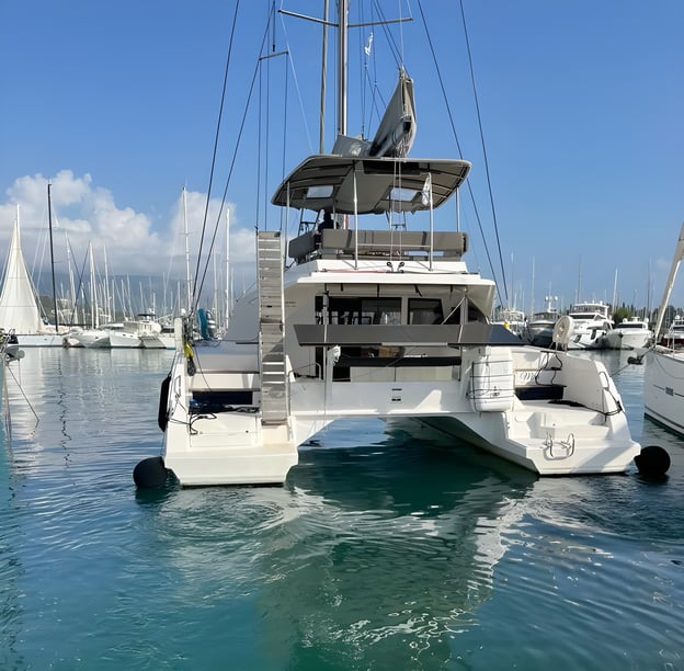 Gouvia Catamaran Cabine 6  Couchettes 10  Invités 10  13.71 m Numéro de l'annonce: #17754