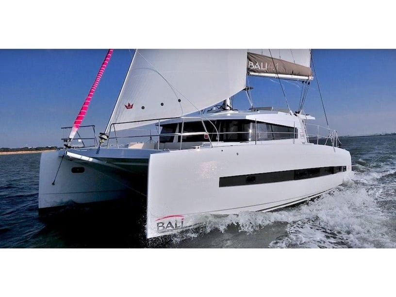 Cagliari Catamaran Cabine 4  Couchettes 8  Invités 8  12.52 m Numéro de l'annonce: #17772 2
