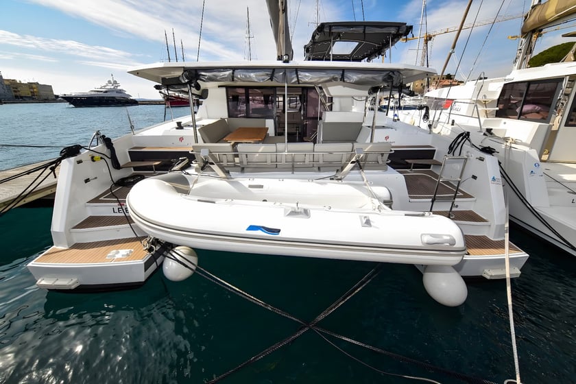 Zadar Catamaran 4 cabin 10 berths 10 guests 12.58 m Listing Number: #17780 3