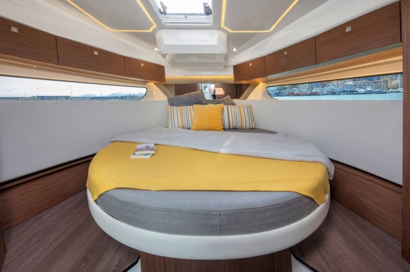 Zadar Motorboat 3 cabin 8 berths 8 guests 11 m Listing Number: #17800 4