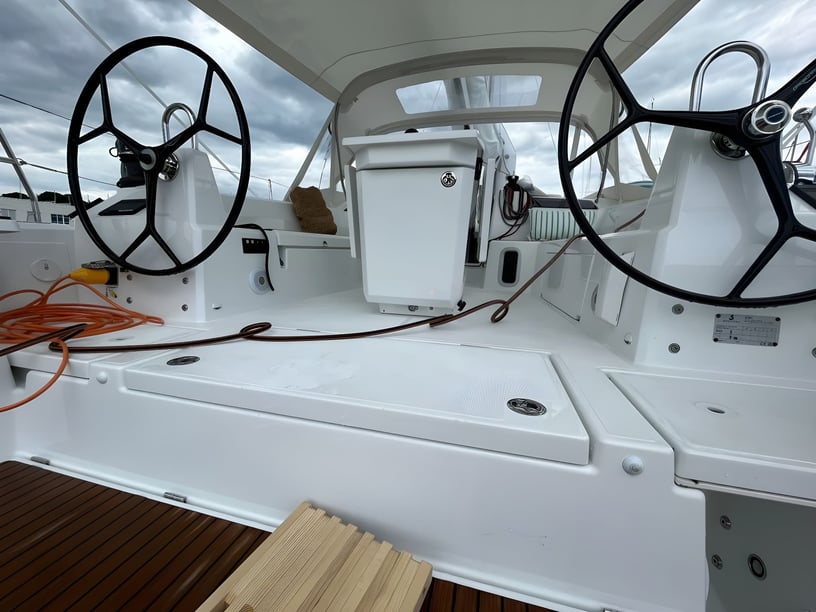 Spalato Barca a vela cabina 3  cuccette 8  8  ospiti 12.87 m Numero dell'inserzione: #17807 5