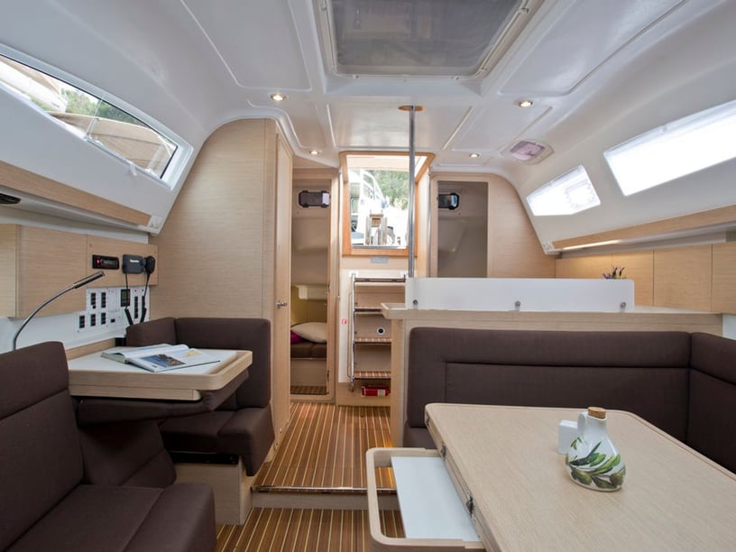 Mali Lošinj Barca a vela cabina 3  cuccette 8  8  ospiti 11.9 m Numero dell'inserzione: #17811 2