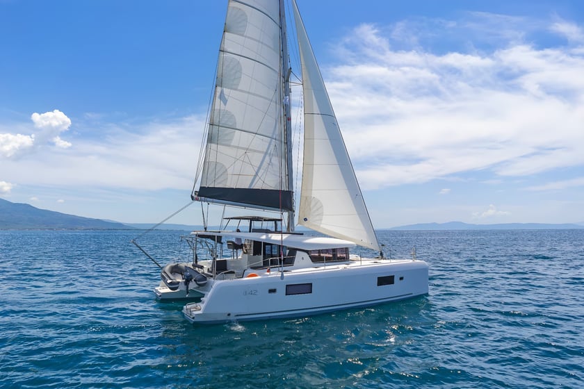 Volos Catamaran 6 cabin 10 berths 10 guests 12.8 m Listing Number: #17823 3