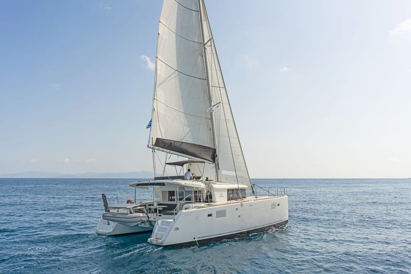 Kos Catamaran Cabine 6  Couchettes 10  Invités 12  13.96 m Numéro de l'annonce: #17828 3