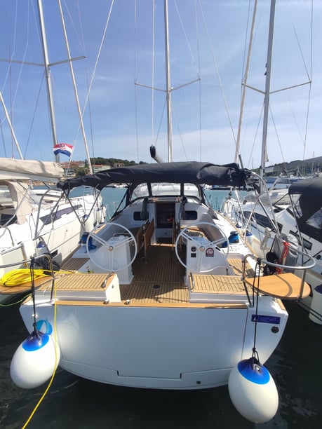 Pula Yelkenli 4 kabin Konaklama 10 kişi Seyir 10 kişi 13.51 m İlan No: #17843 3