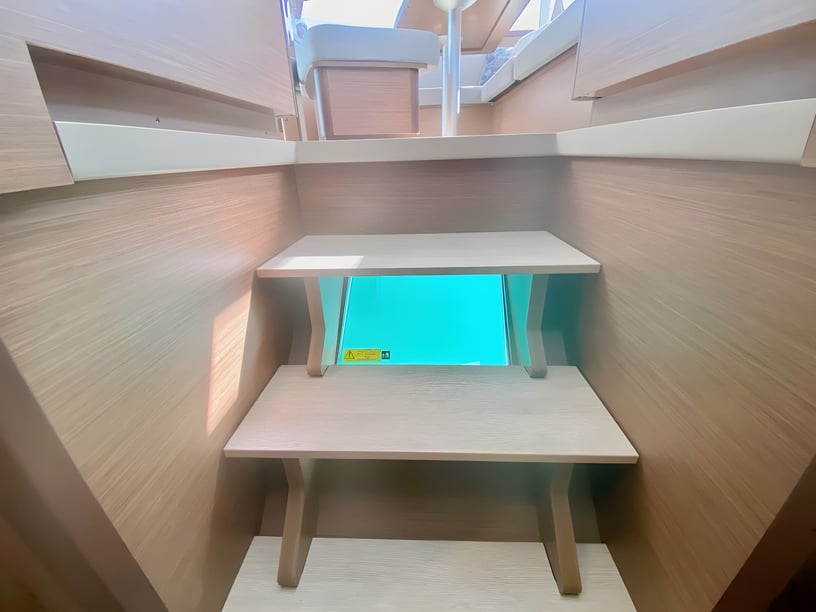 Sibenik Catamaran Cabine 6  Couchettes 10  Invités 10  12.8 m Numéro de l'annonce: #17851 3