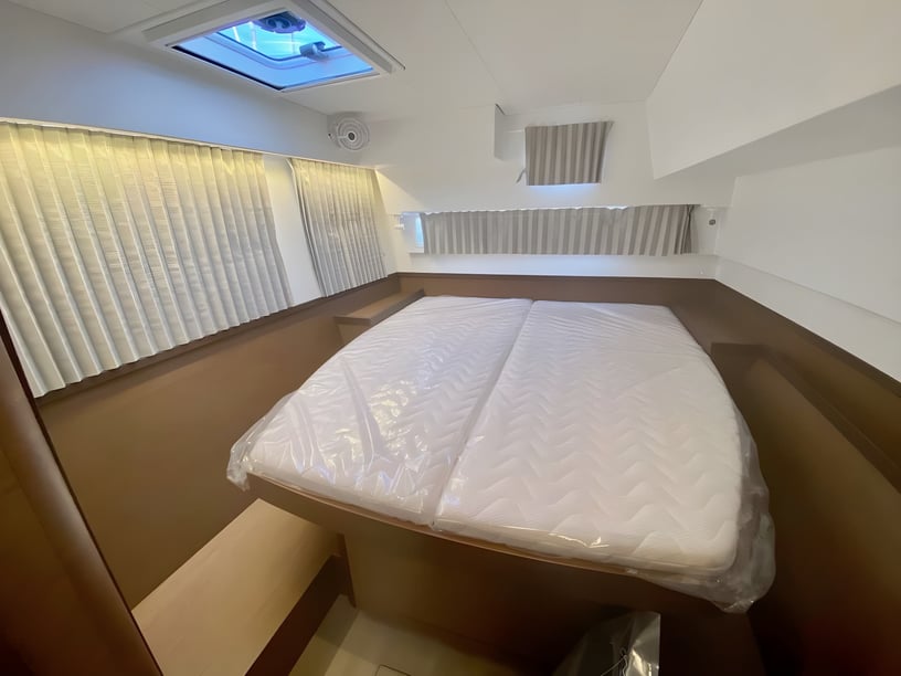 Sibenik Catamaran Cabine 6  Couchettes 10  Invités 10  12.8 m Numéro de l'annonce: #17851 5