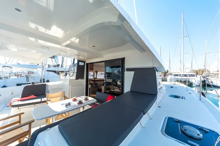 Paros Catamaran 6 cabin 10 berths 10 guests 12.94 m Listing Number: #17864 5