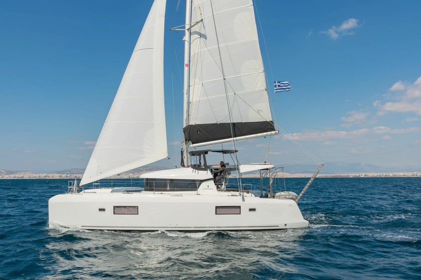 Paros Catamaran 6 cabin 10 berths 10 guests 12.94 m Listing Number: #17864 4