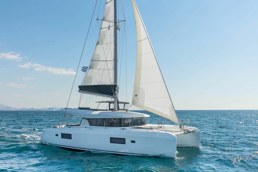 Paros Catamaran Cabine 6  Couchettes 10  Invités 10  12.94 m Numéro de l'annonce: #17864 3