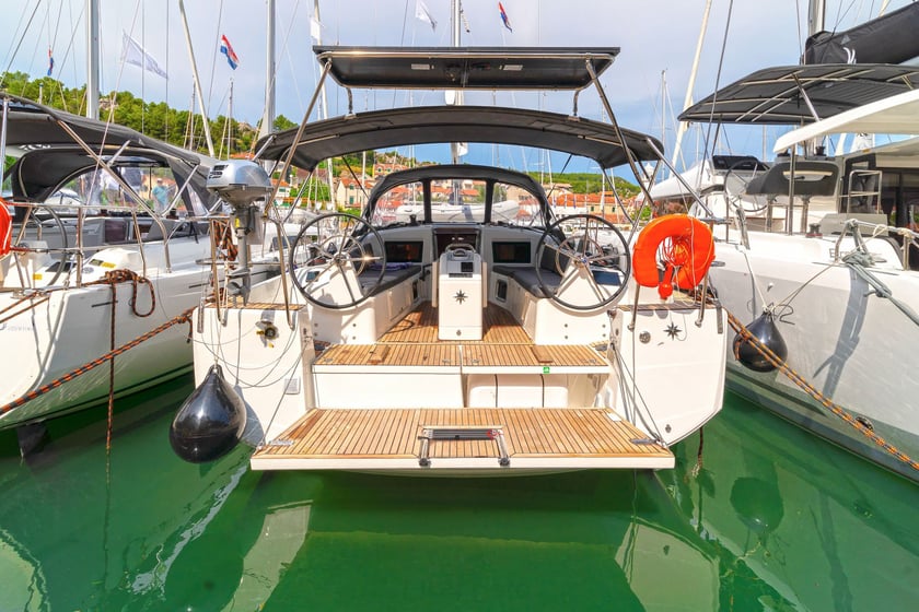 Skradin Sailboat 3 cabin 6 berths 6 guests 12.35 m Listing Number: #17887