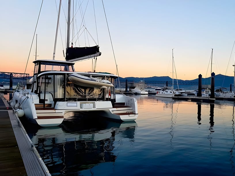 Sant Antoni de Portmany Catamaran Cabine 5  10  slaapplaatsen 10  gasten 12.9 m Lijstnummer: #17894 5