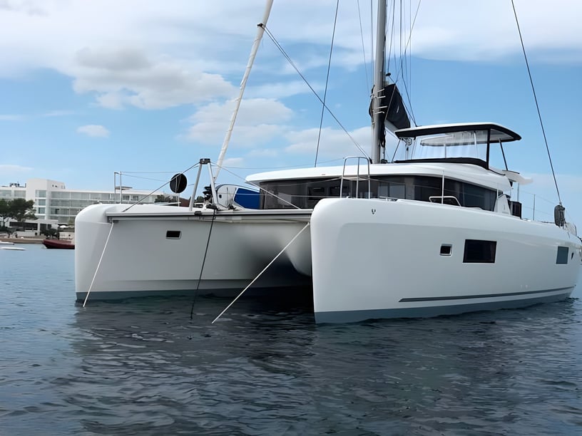 Sant Antoni de Portmany Catamaran Cabine 5  10  slaapplaatsen 10  gasten 12.9 m Lijstnummer: #17894 3
