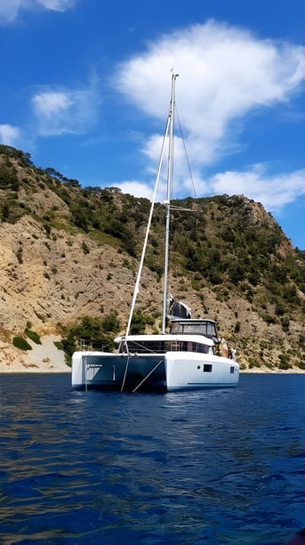 Sant Antoni de Portmany Catamaran Cabine 5  10  slaapplaatsen 10  gasten 12.9 m Lijstnummer: #17894