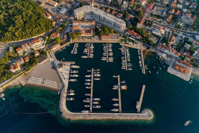 Herceg Novi Segelboot 5 Kabine 12 Liegeplätze 12 Gäste 14.99 m Nummer des Inserats: #17906 4