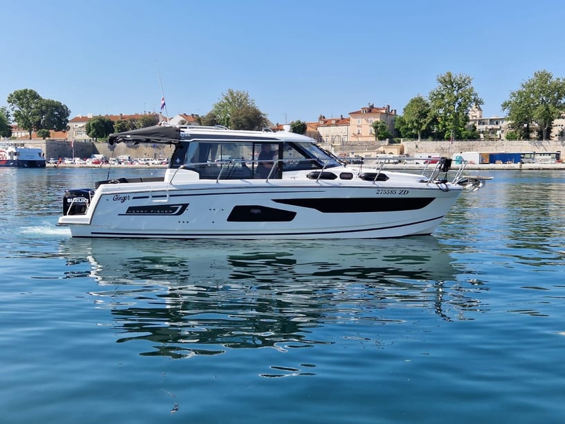 Zadar Motorboat 3 cabin 8 berths 8 guests 10.5 m Listing Number: #17917 5