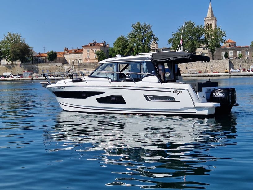 Zadar Motorboat 3 cabin 8 berths 8 guests 10.5 m Listing Number: #17917 3