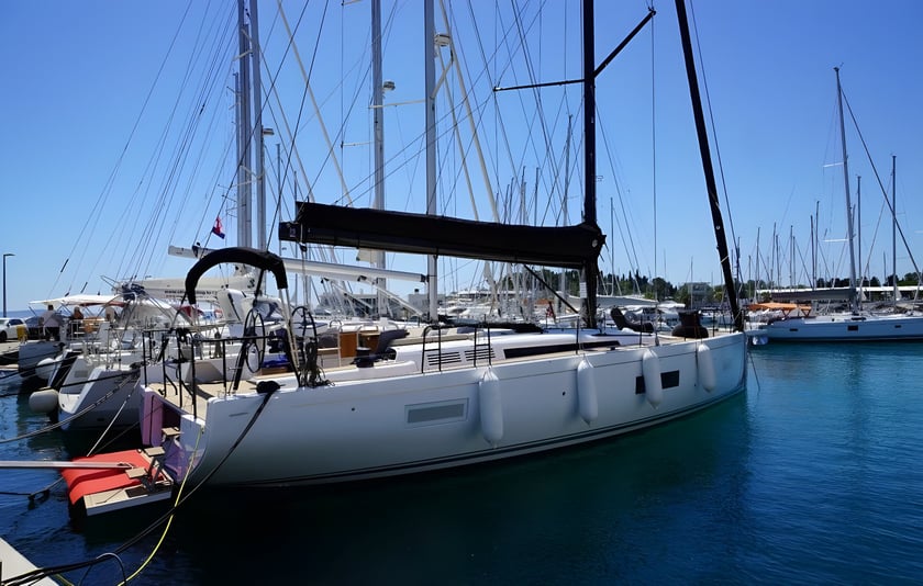 Split Sailboat 3 cabin 6 berths 6 guests 17.16 m Listing Number: #17930 3