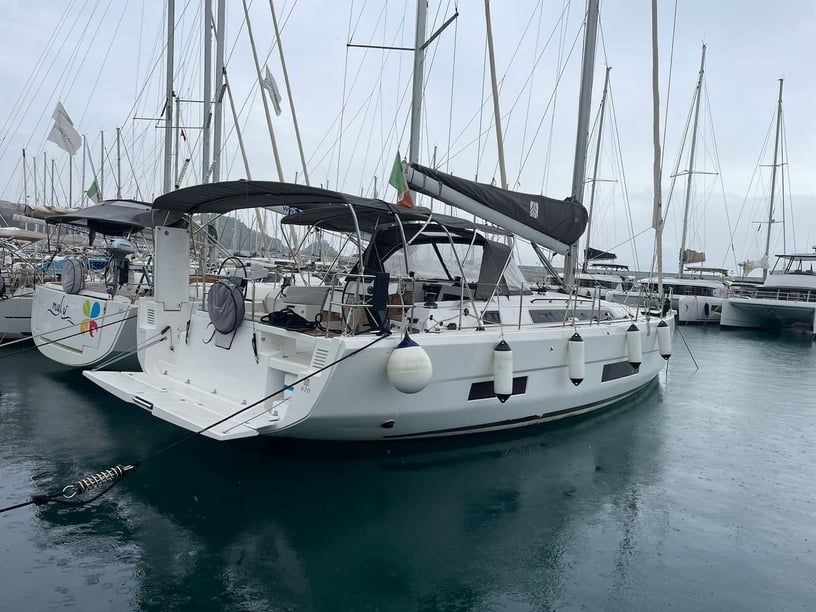 Capo d'Orlando Barca a vela cabina 4  cuccette 11  11  ospiti 14.33 m Numero dell'inserzione: #17935