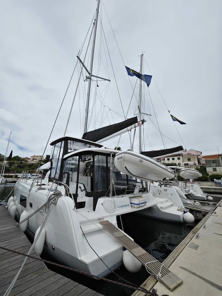 Šibenik Catamaran 4 cabin 8 berths 8 guests 12.94 m Listing Number: #17941 5
