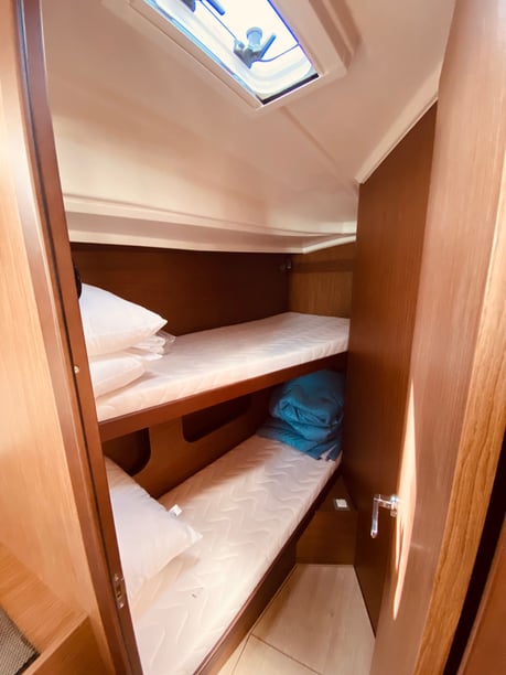 Lefkada Yelkenli 4 kabin Konaklama 10 kişi Seyir 10 kişi 12.43 m İlan No: #17949 5