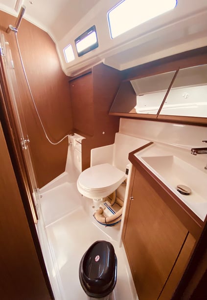 Lefkada Yelkenli 4 kabin Konaklama 10 kişi Seyir 10 kişi 12.43 m İlan No: #17949 4