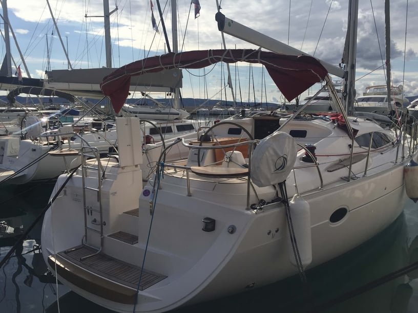 Pula Yelkenli 4 kabin Konaklama 10 kişi Seyir 10 kişi 13.41 m İlan No: #17982 3